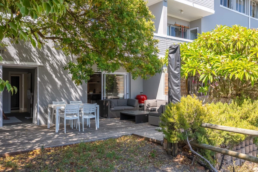 To Let 2 Bedroom Property for Rent in Vredehoek Western Cape